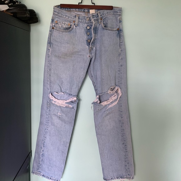 SOLD ON DEPOP Vintage Levi Jeans - Picture 2 of 11